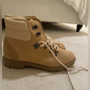 lace up boots